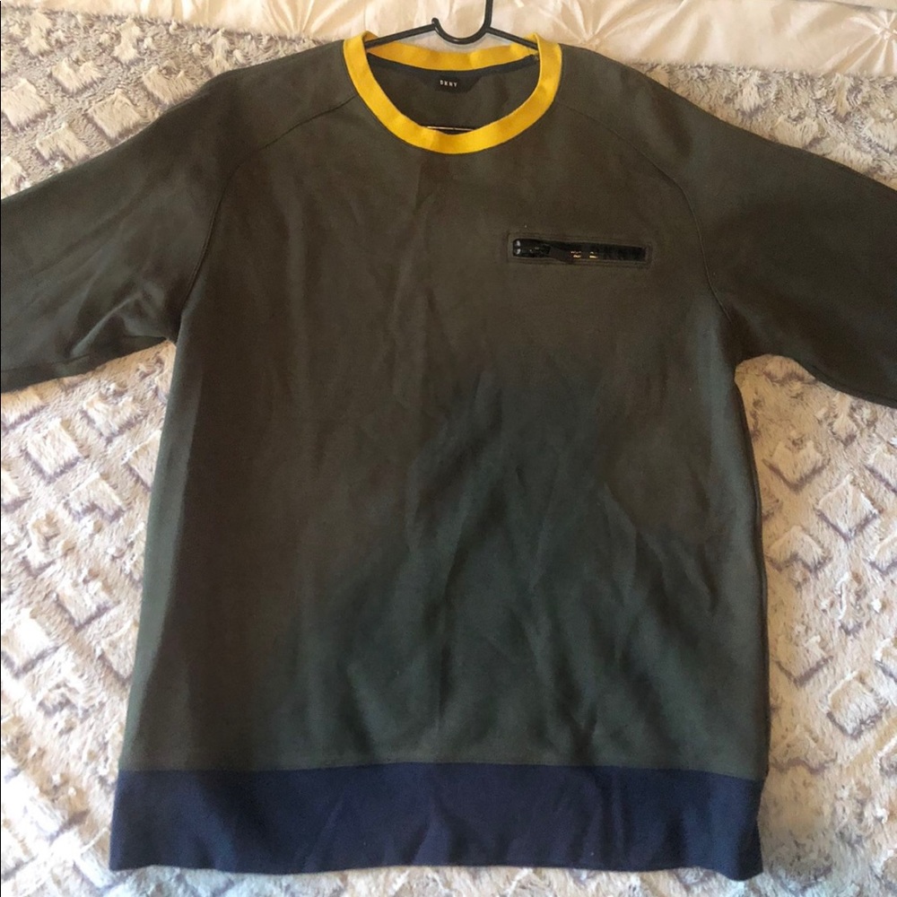 BRAND NEW DKNY SWEATER LARGE